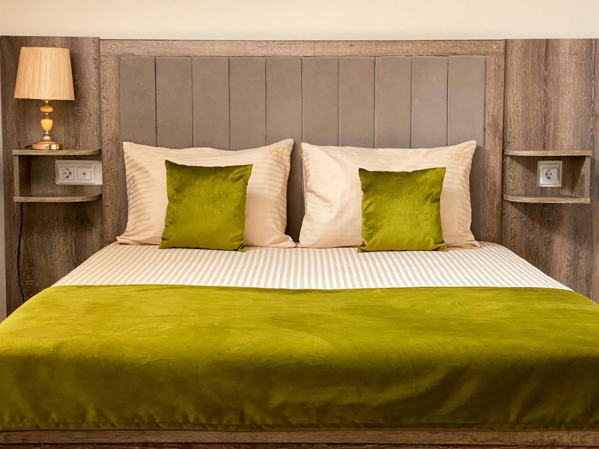 Alex Hotel Jerevan Buitenkant foto