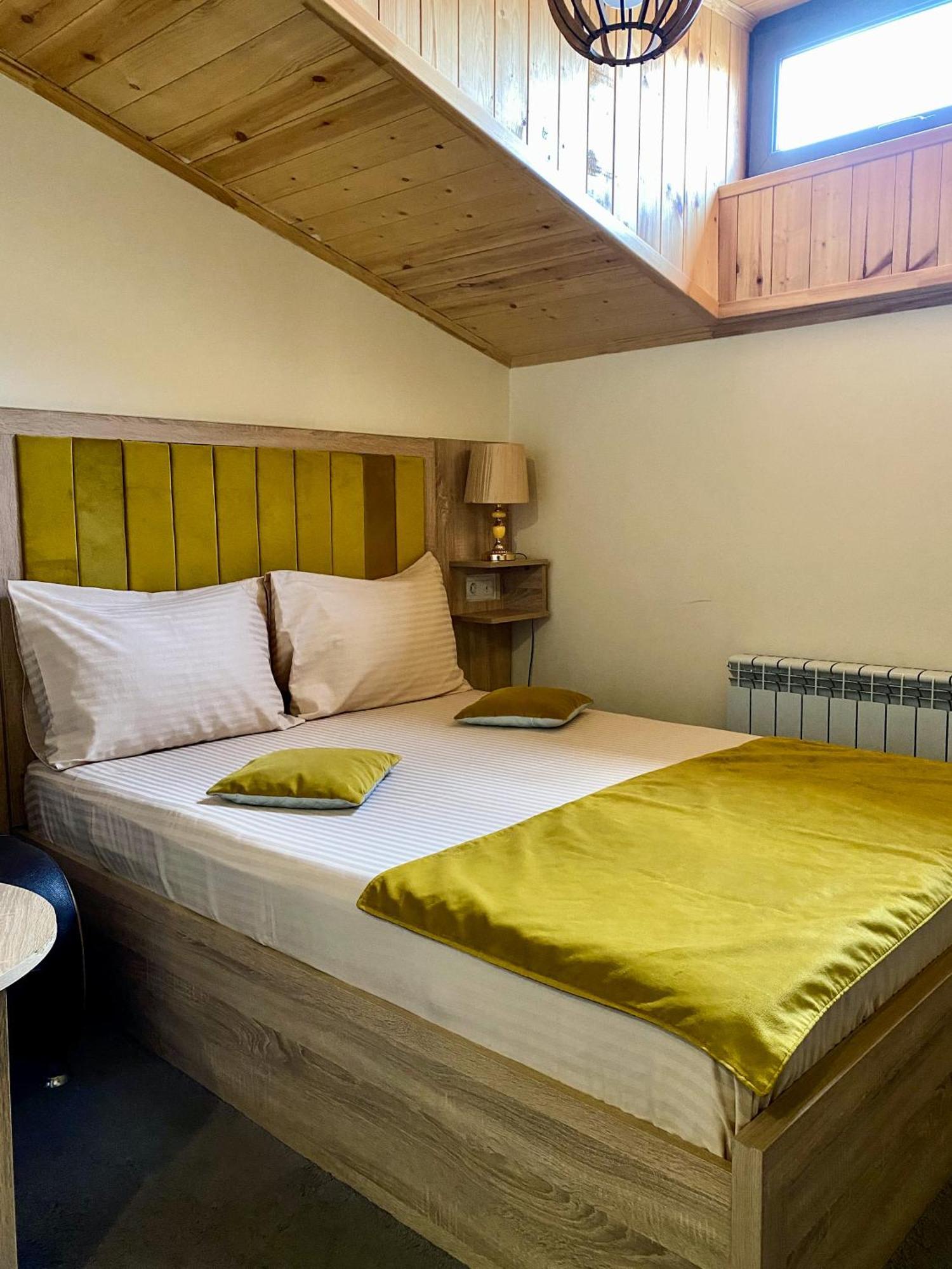 Alex Hotel Jerevan Buitenkant foto