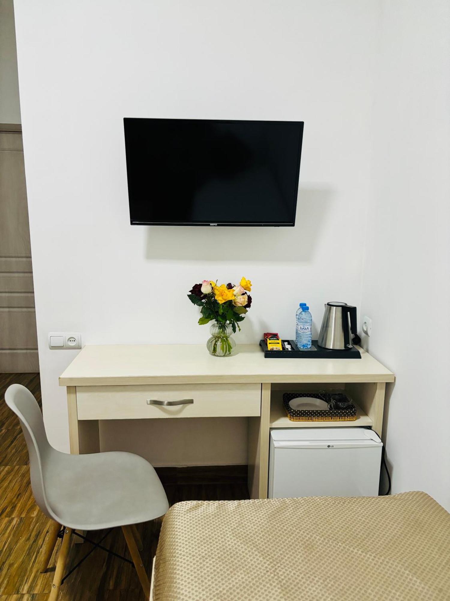 Alex Hotel Jerevan Buitenkant foto